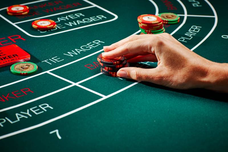 Cách Vào Tiền Khi Đánh Baccarat Của Dân Chơi Lão Luyện 1 Cach Vao Tien Khi Danh Baccarat Cua Dan Choi Lao Luyen